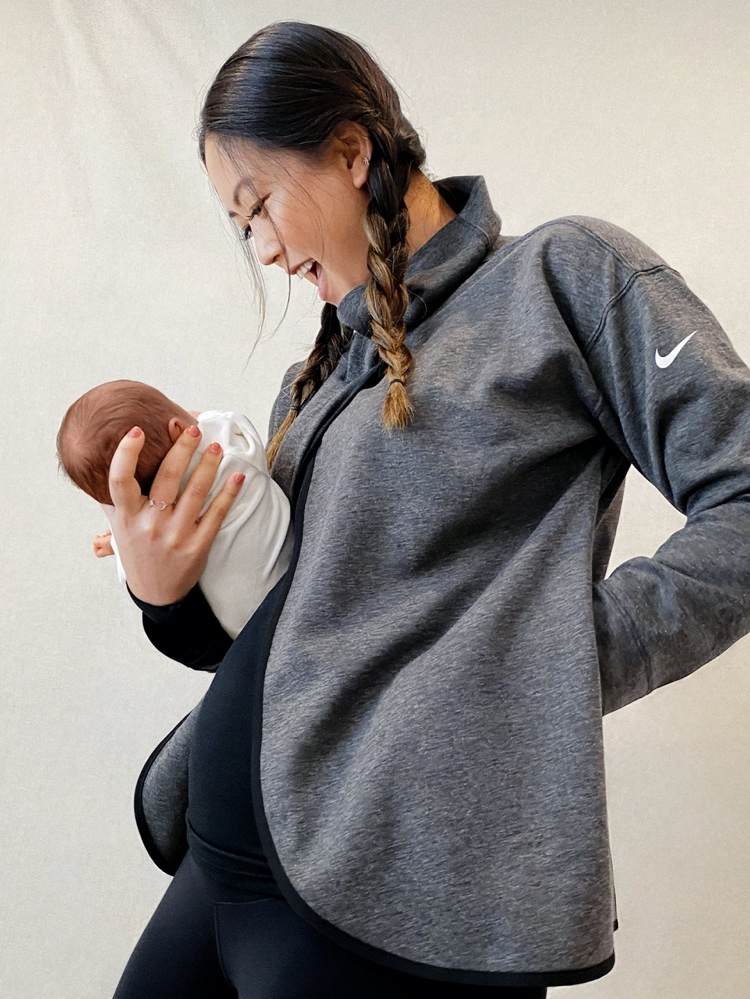 Michelle Wie West bär Nike (M) sport -bh, tröja, leggings och linne