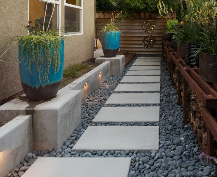 trädgård-design-grus-grå-moderna-kakel-hink-belysning