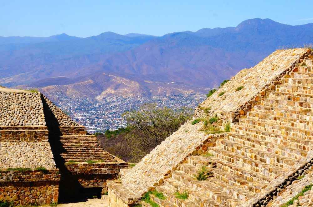 upptäck oaxaca monte albanpyramiderna som ett kulturarv i mexico