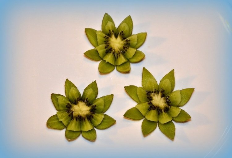 frukt-carving-nybörjare-lotus-blommor-kiwi