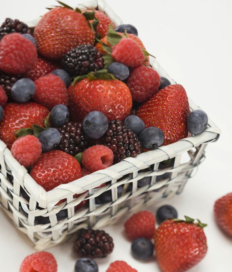 grönsaker-butik-frukt-bär-tips-blåbär-jordgubbar-björnbär-hallon