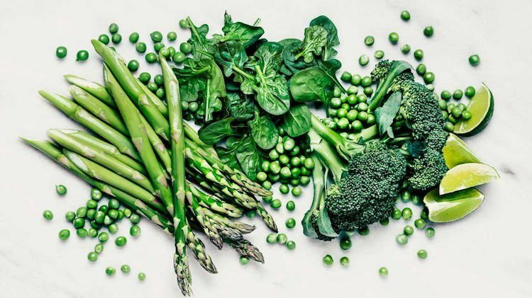 frukt och grönsaker färgpigment detox effekt broccoli spenat sparris limefrukter