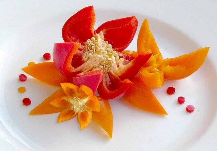 grönsaksnideri-paprika-blommor-röd-orange