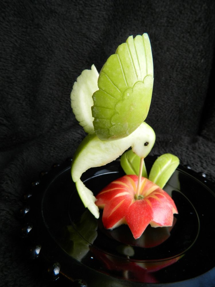 frukt-carving-apple-colibri-blomma