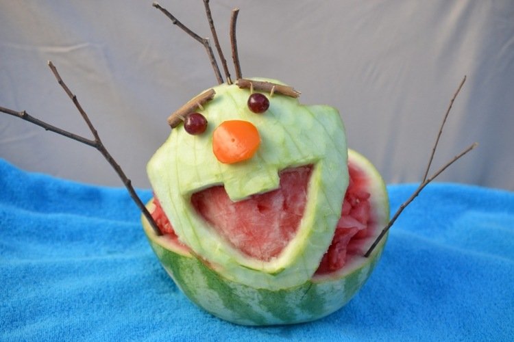 vattenmelon-carving-olaf-snögubbe