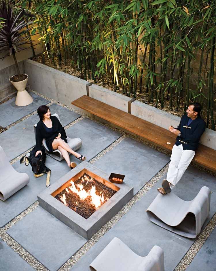 öppen spis-trädgård-modern-betong-plattor-bambu-fåtölj-betong-grus-bänk-minimalistisk
