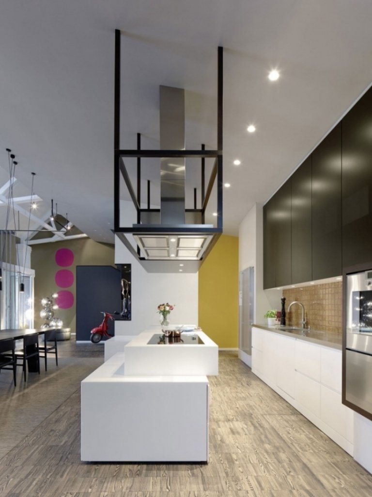 öppet-kök-vardagsrum-modern-trä-golv-färger-accenter-kök-ö