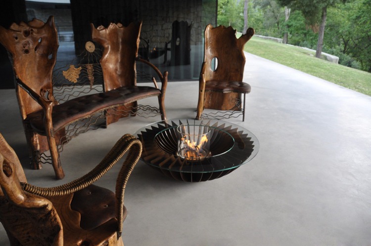 öppen eld-modern-eld-bord-rustika-corten-stål-glas-möbler