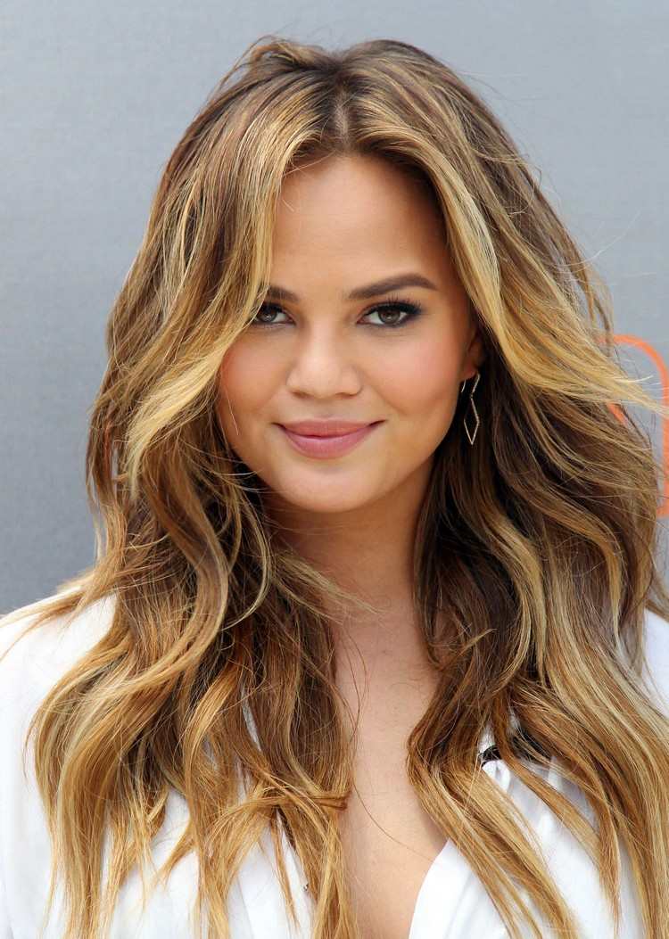 ombre-blond-strands-long-hair-balayage-teknik