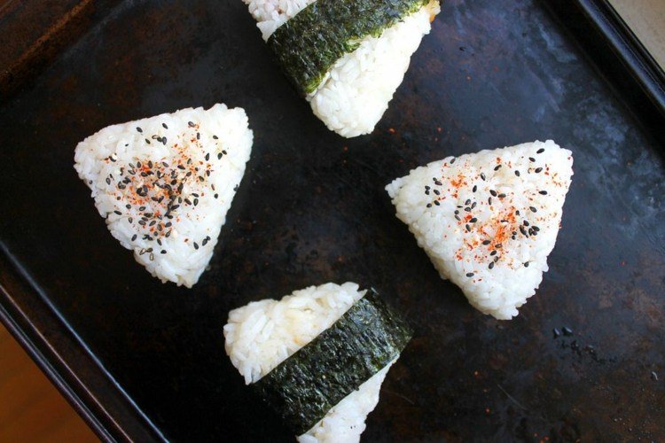sesamalgerblad sesam sushi ris onigiri