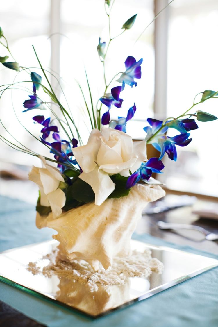 orkidéer dekorationer och arrangemang vas skål blommar blå ros vit spegel