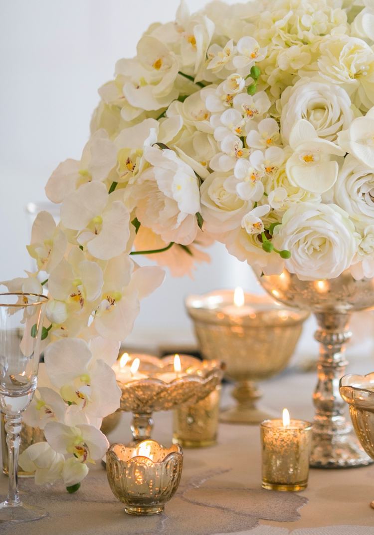 orkidé-bord-dekoration-chic-marockansk-ljusstake-ljus-champagne glas-ros-blomma-vas
