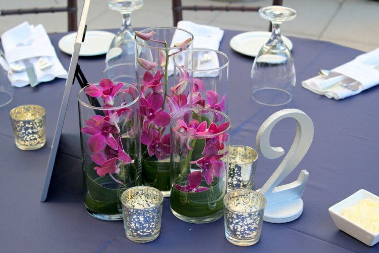 orkidé-bord-dekoration-dop-holchzeit-bord-nummer-glas-ljusstake-glas-vaser-fuchsia