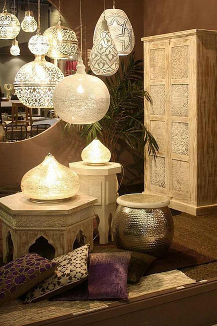 orientaliska-lampor-hängande-lampor-golv-lampor-rund-lök-form-kudde-pall-spegel