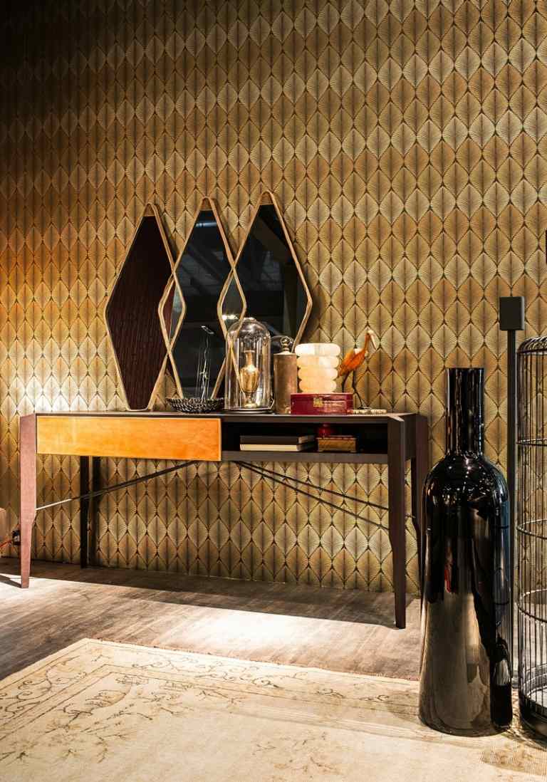 orientaliska möbler spegel sminkbord tapet marockanskt mönster guld