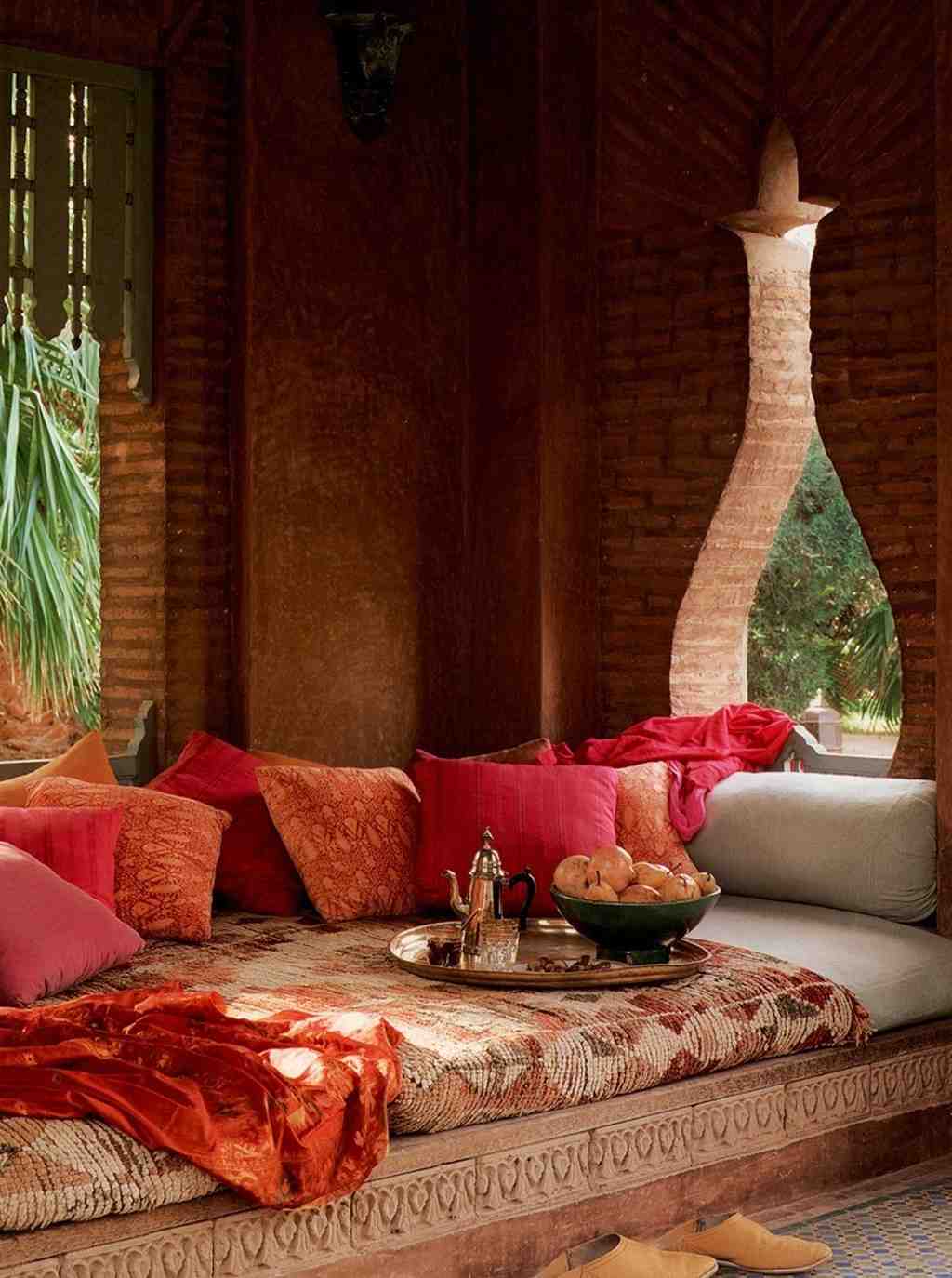 Marockansk matta soffa terrass orientaliska levande trender dekoration idéer
