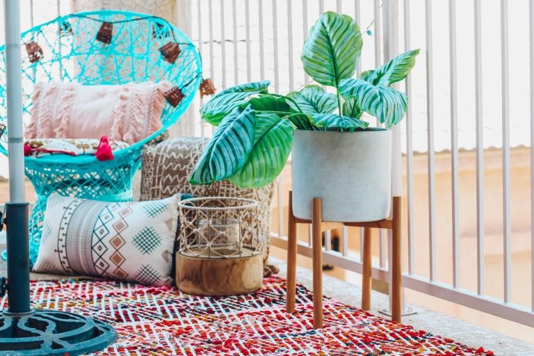Hemtillbehör orientalisk balkong möbler modern boho chick möblering lägenhet stil
