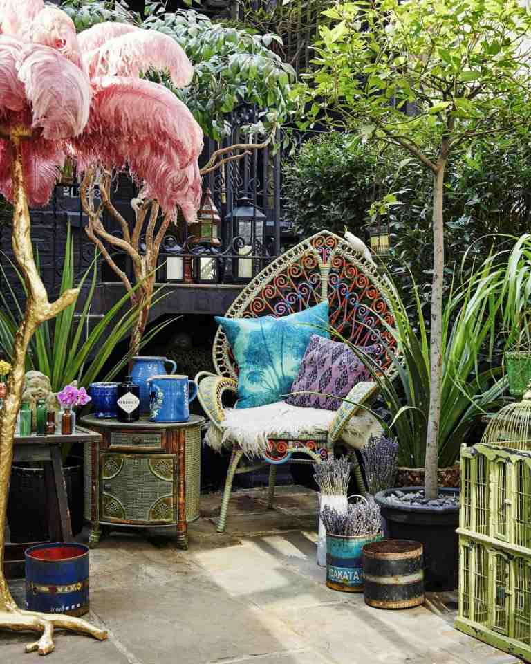 Liten terrass design hem tillbehör stol kuddar orientaliska