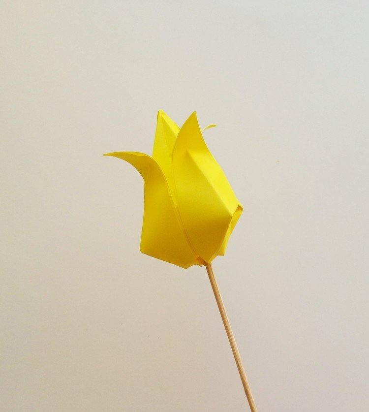 origami-blomma-stjälk-tulpan-gul