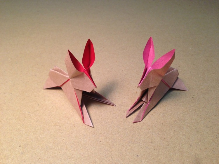 origami kanin hoppning idé rosa papper tinker