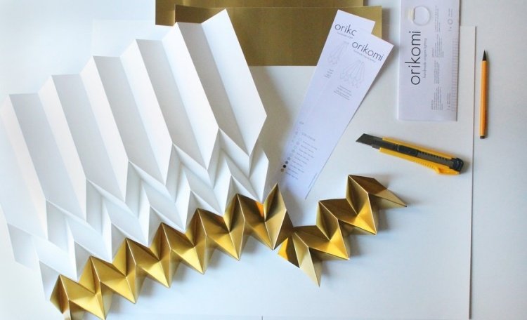 origami-lampa-diy-instruktioner-vikning-kartong-skär-kniv-ritning-guld
