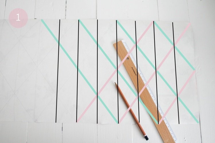 origami-lampa-diy-instruktioner-material-papper-vit-linje-penna