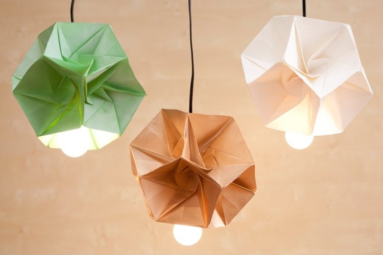 origami-lampa-diy-instruktioner-lecuhten-penelleuchte-papper-kartong-kabel-glödlampa