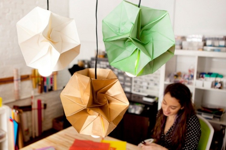 origami-lampa-diy-instruktioner-lampa-lampa-papper-kartong-färg