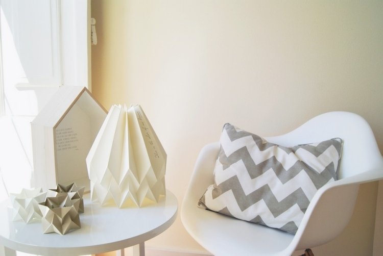 origami-lampa-diy-vik-kartong-sakndinavian-design-vit-grå