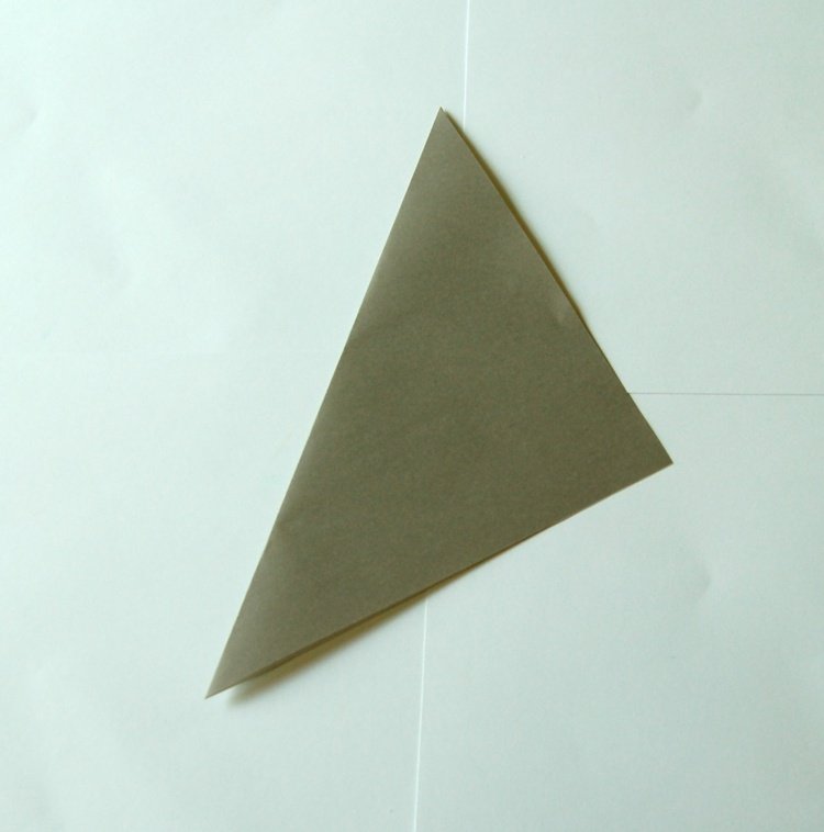 tinker origami djur vikningsinstruktioner triangel hund steg 2
