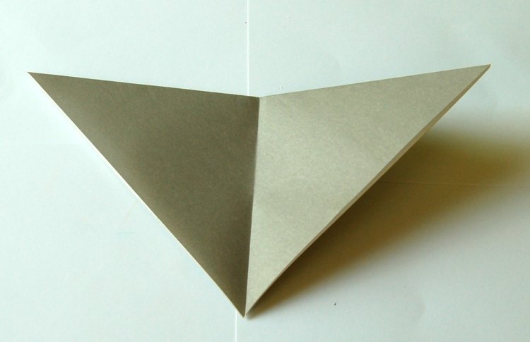 tinker origami djur mittfals DIY hund steg 4