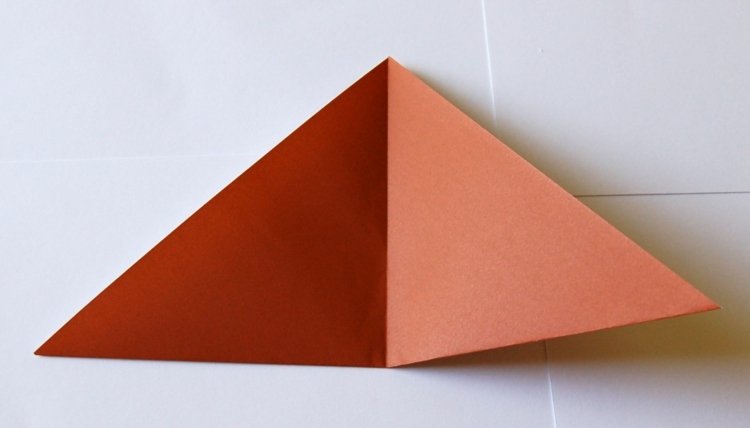 tinker origami djur brunt papper vik katt steg 4