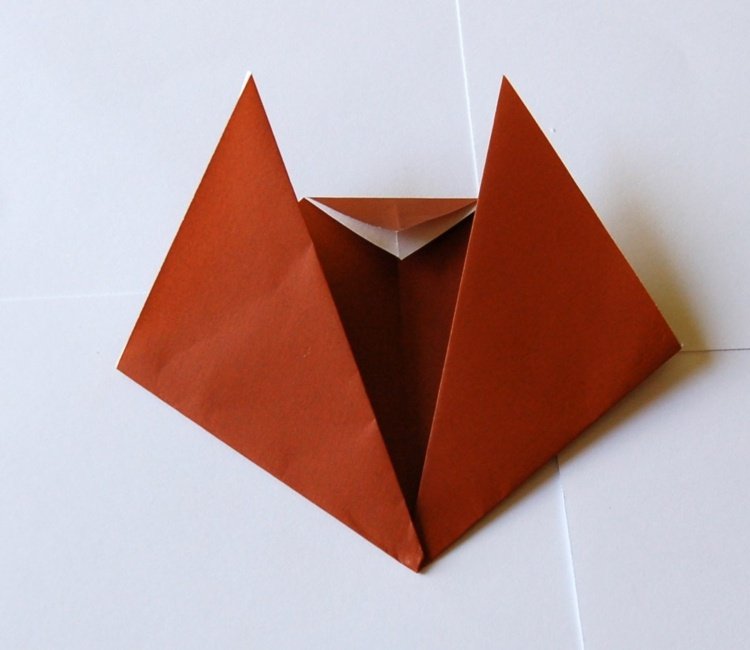 hantverk origami djur katter öron vikning steg 7
