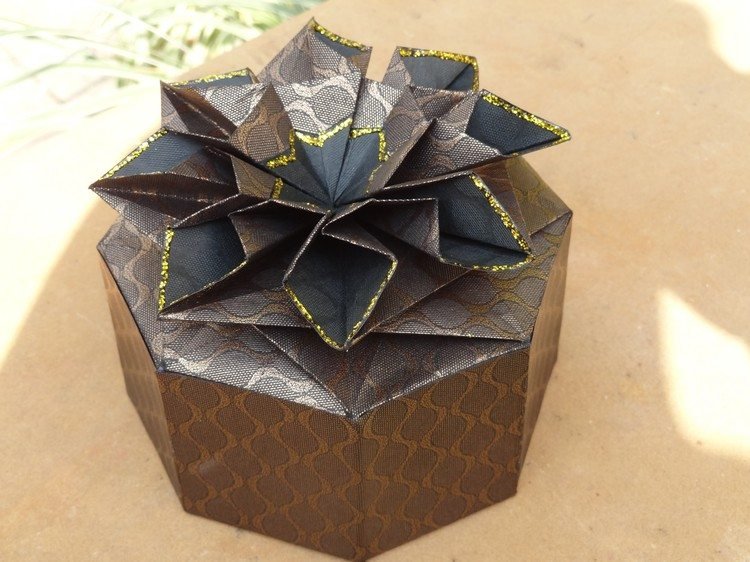origami julklappslåda stjärnlock