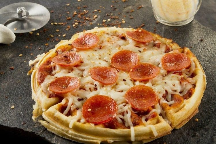 Våffeljärnrecept - pizza med färdig eller hemlagad deg
