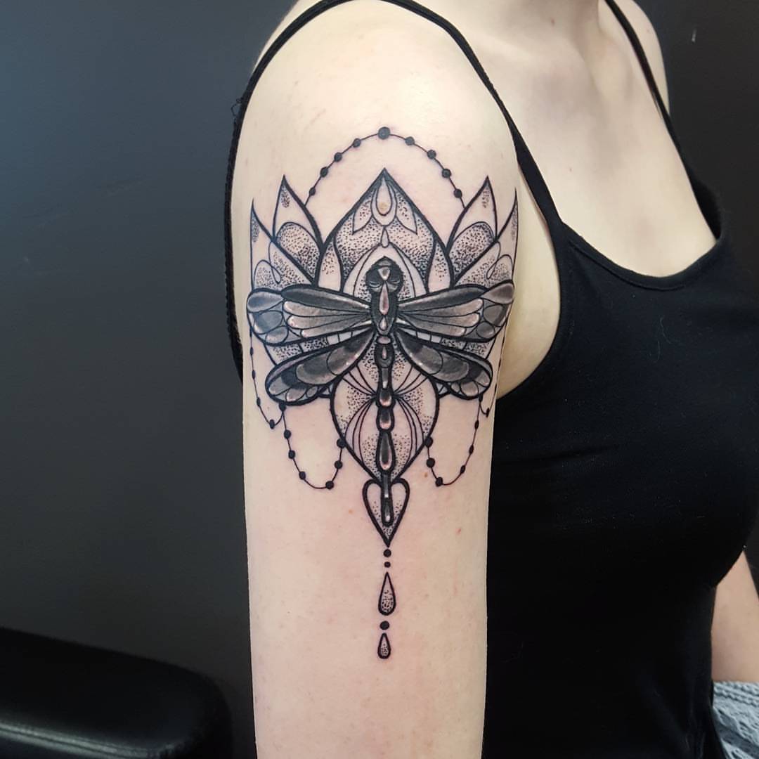 Butterfly Tattoo Design Betydelse Shoulder Tattoo Woman Ideas