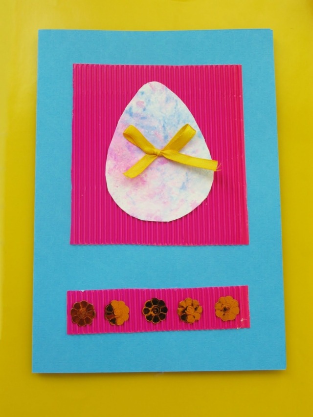 Påskhantverk med barnidéer påskkort äggbåge dekoration