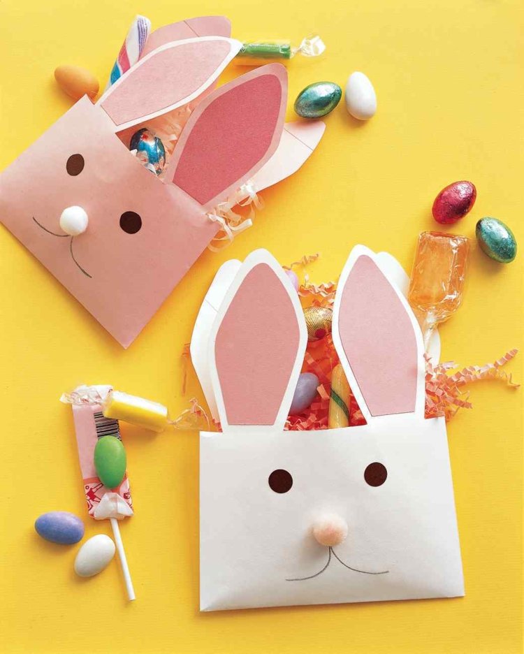Påskhantverk-med-barn-papper-kuvert-påsk-kanin-presenter-godis