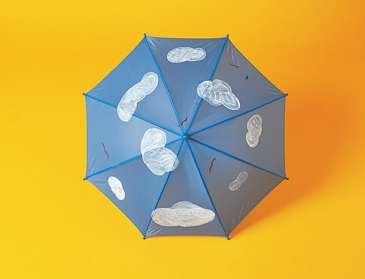 Påskhantverk-med-barn-måla-ett-paraply-cool-idé