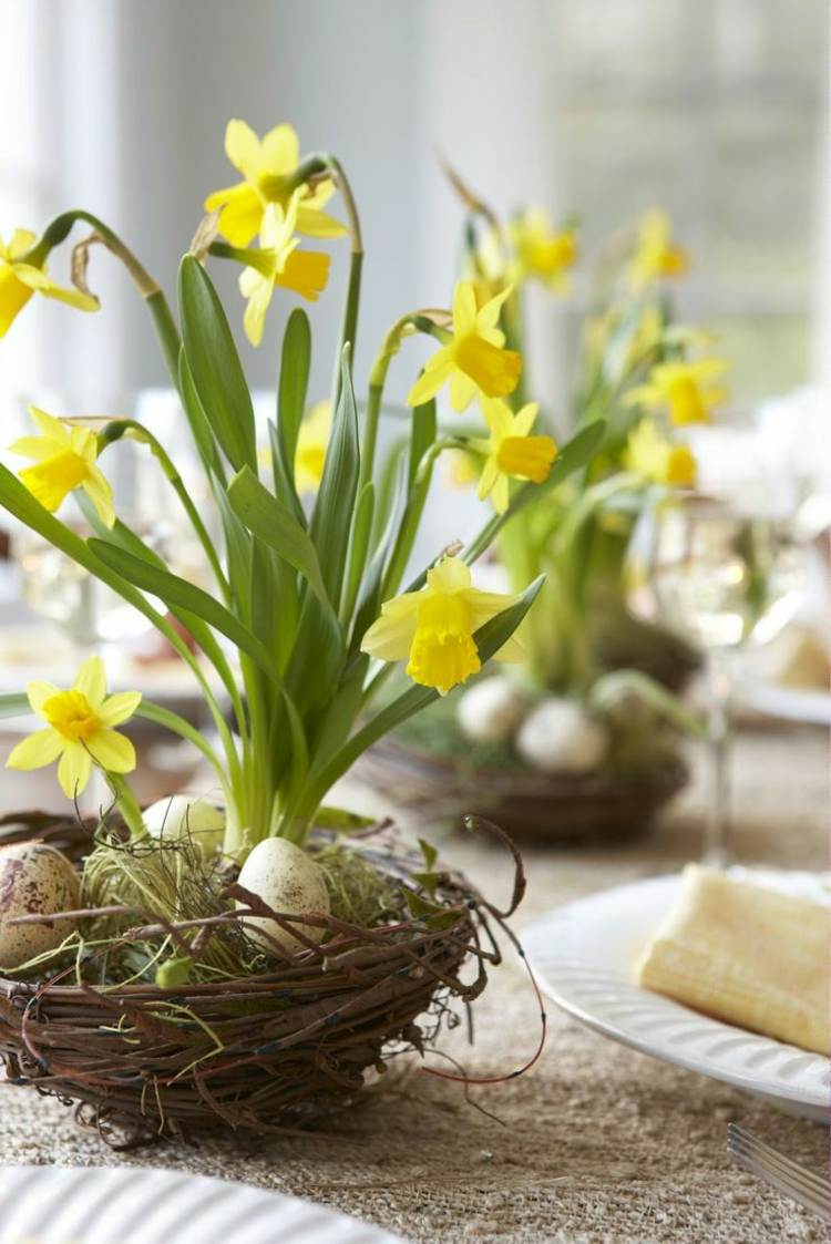 påskdekoration 2015 påskliljor-fågelbo-tinker-ägg-festligt-dekorera