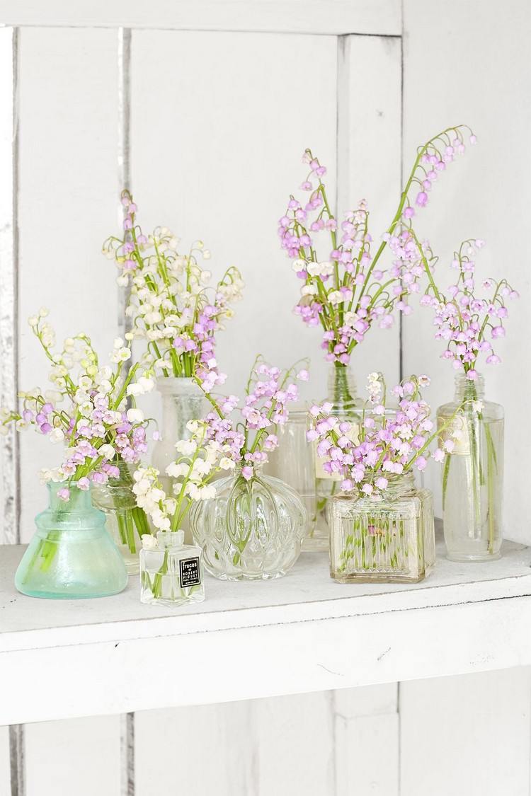 färska blommor i parfymflaskor Påskdekorationer för hantverk av vuxna