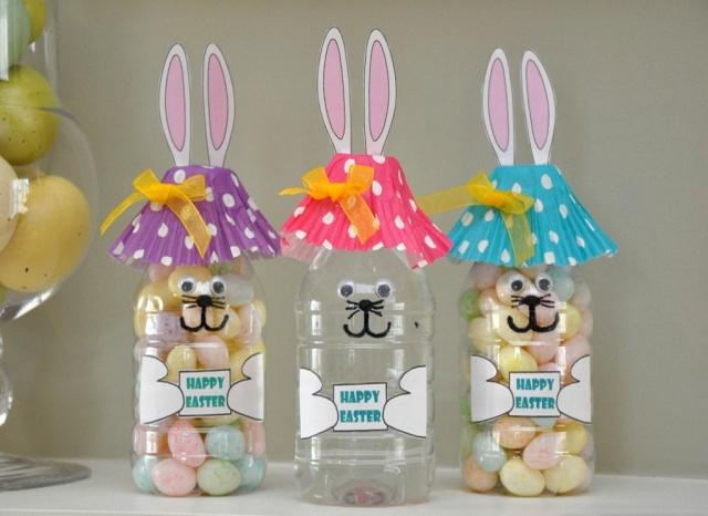 Påskgåvor-gör-det-själv-pyssla-plastflaskor muffinsfodral kaniner