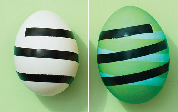 klibbig tejp ägg svart blå grön vit intressant