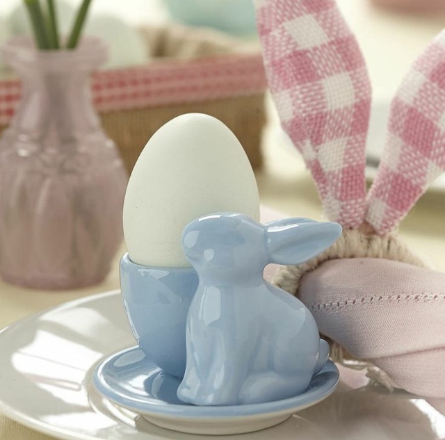 Bordskaniner, äggkopphållare i porslin i keramik