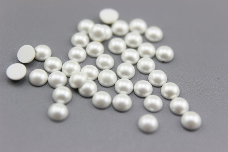Påskägg-pärla-dekorera-instruktioner-halvpärla-vit-dekorativ-dekoration