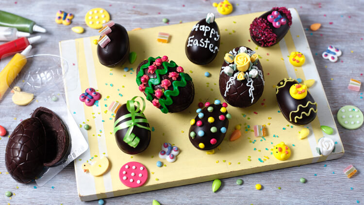 Påskgåvaidéer för vuxna barn dekorerar chokladägg