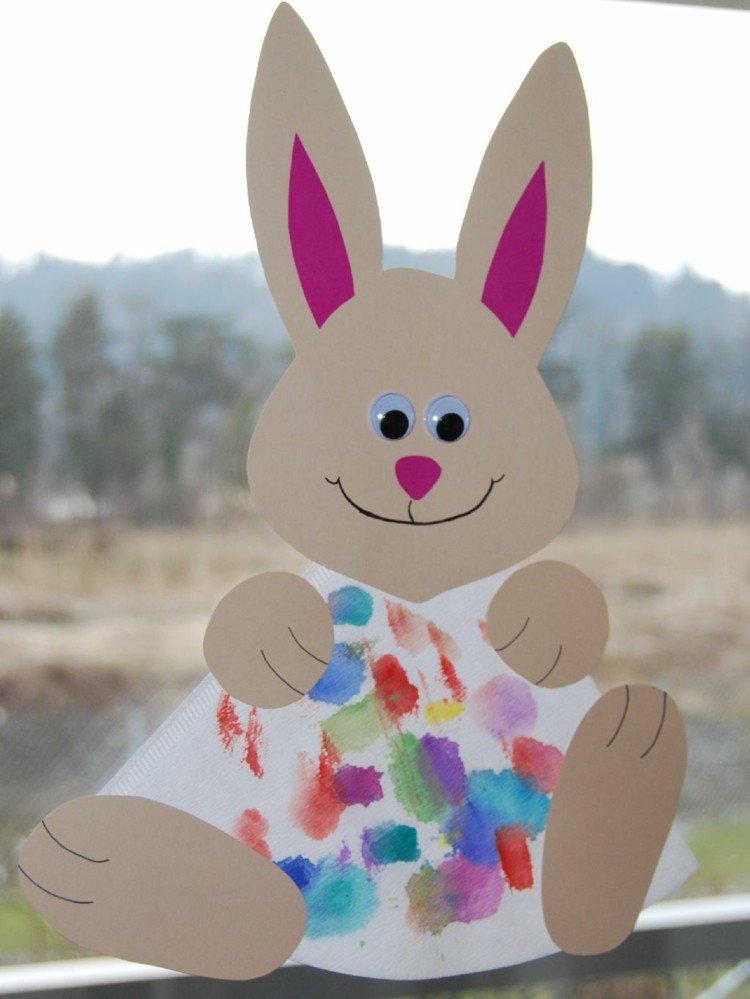 Påskgåvor med barn pysslar fönsterdekoration pysslar papper kanin
