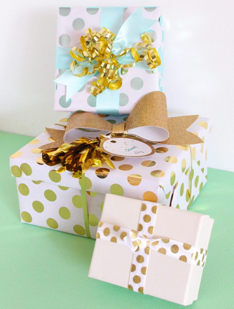förpackning-påsk-gåvor-band-dekoration-lådor-kartong-design-diy