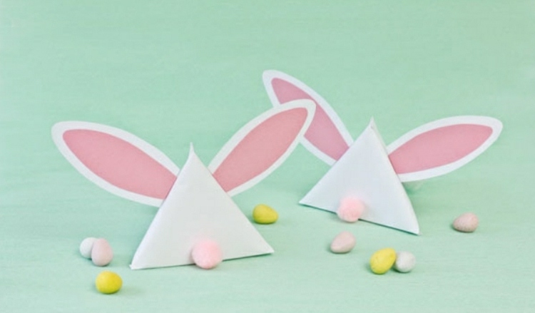 förpackning-påsk-gåvor-pyramid-form-kaniner-rumpa-bobble-öron