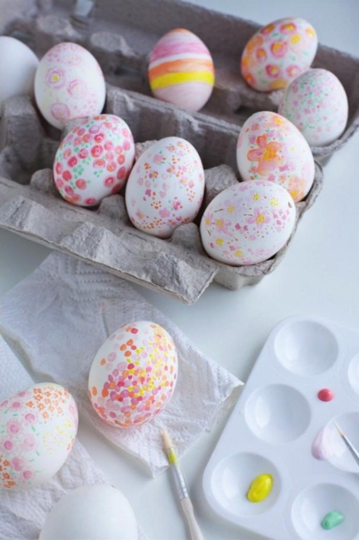 påsk-idéer-2015-dekorera-ägg-med-en-pensel-marmor-effekt-stark-och-pastellfärger